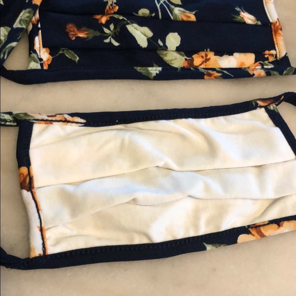 2 for 20! Navy Floral Face mask - Picture 4 of 7